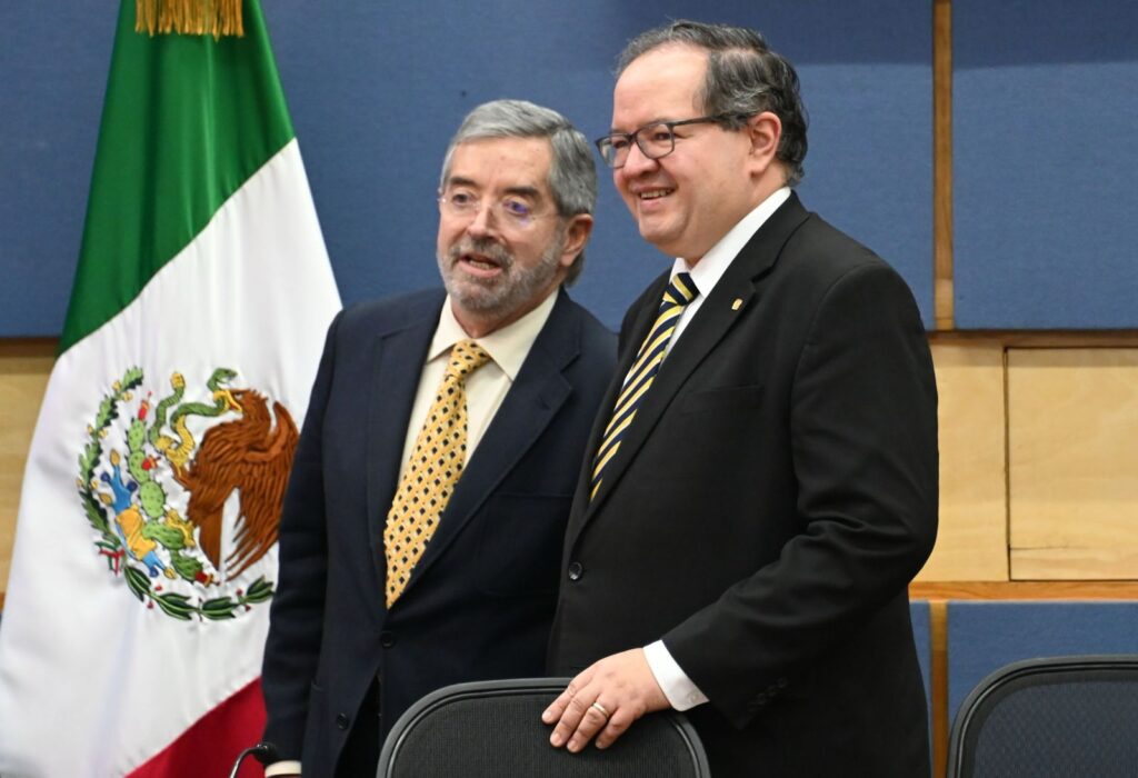 Ante especialistas y académicos de la UNAM, el Canciller Juan Ramón de la Fuente y el Rector Leonardo Lomelí reafirmaron su compromiso con la comunidad mexicana en el exterior.