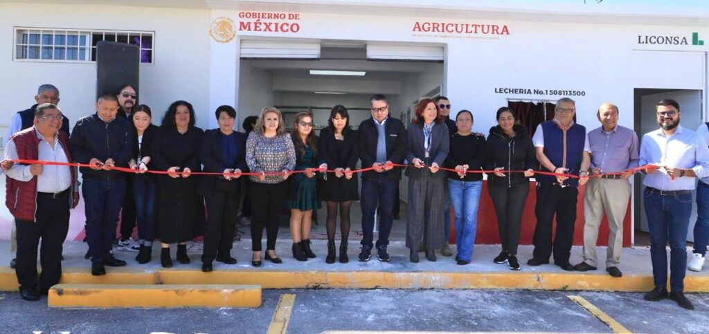 Encabeza la presidenta municipal, Rosi Wong Romero, la apertura lecherías Liconsa en las colonias La Nopalera y Vista Hermosa.