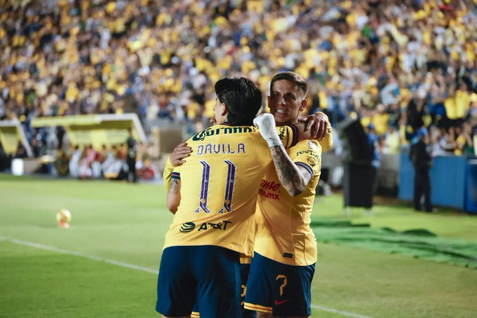 Las Águilas golearon 3-0 a los Tigres  en el Estadio Ciudad de los Deportes.