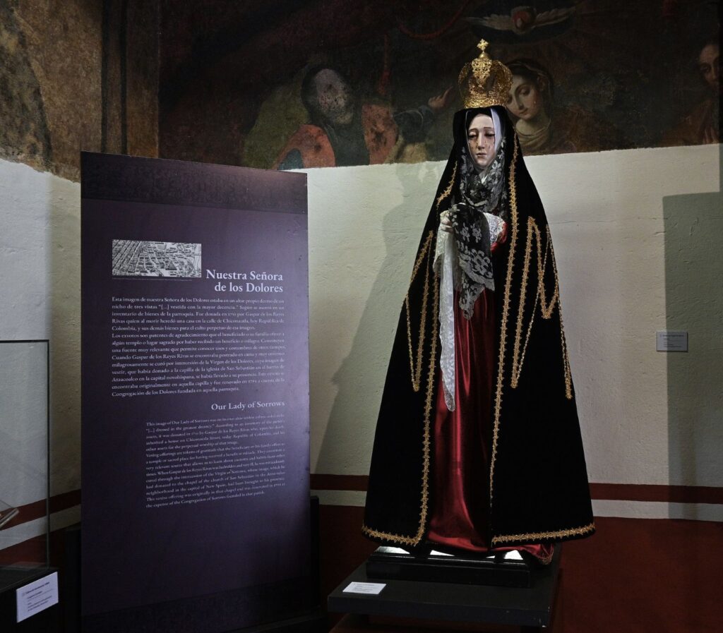 La tradición del Altar de Dolores llega a museos del INAH. Foto Melitón Tapia, INAH.