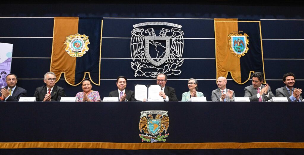 El rector Leonardo Lomelí Vanegas firmó el acuerdo por el que se crea el Programa Universitario de Cultura de Paz y Erradicación de las Violencias.