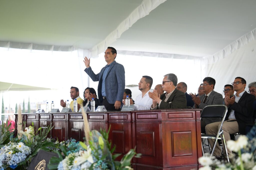 Durante su mensaje el Dr. Angel Garduño García, rector de la Universidad Autónoma Chapingo, dijo: “Esta ceremonia marca mucho más que el cierre de un ciclo: representa la culminación de una etapa importante en su formación.