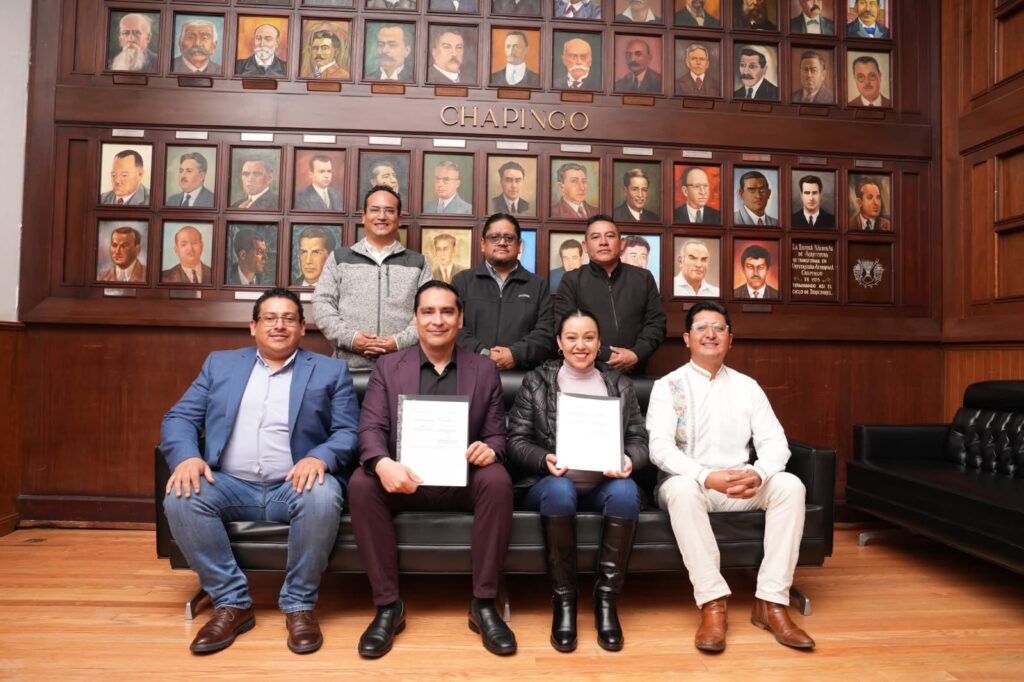 Firman convenio UACh y municipio de Santa Rita Tlahuapan, Puebla, para impulsar el desarrollo agropecuario y forestal de la comunidad.