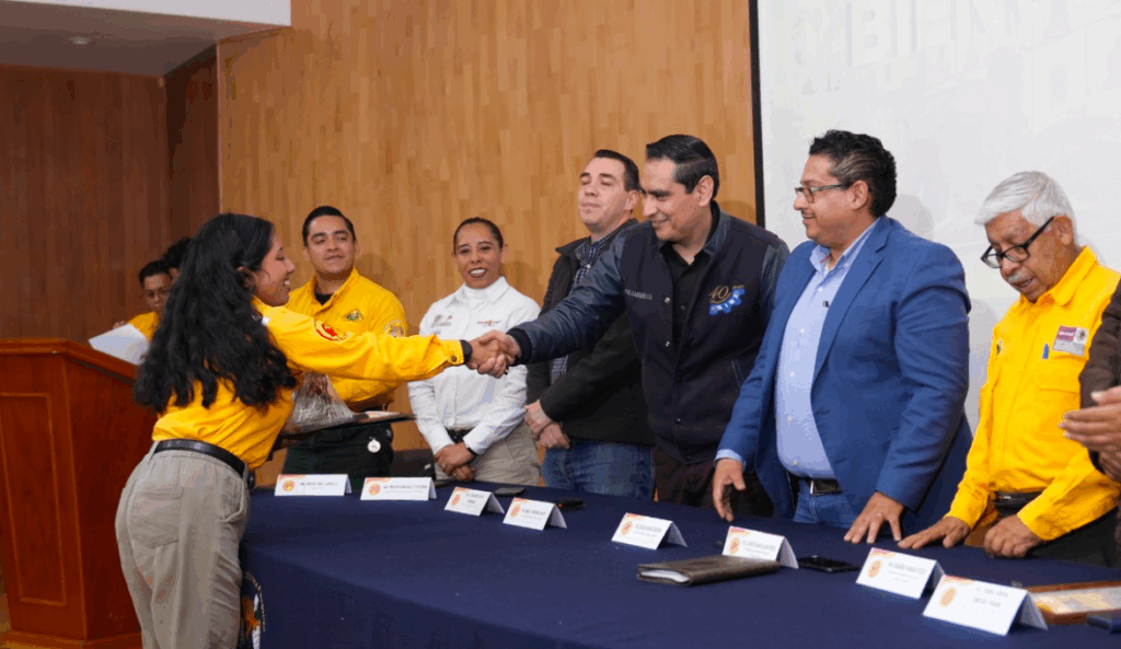 Ángel Garduño García, rector de la UACh, encabezó la ceremonia.