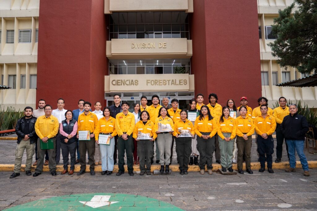 Consolidan con Brigada de Manejo del Fuego Chapingo la memoria de la organización y orientan rumbo con proyección a diez años.