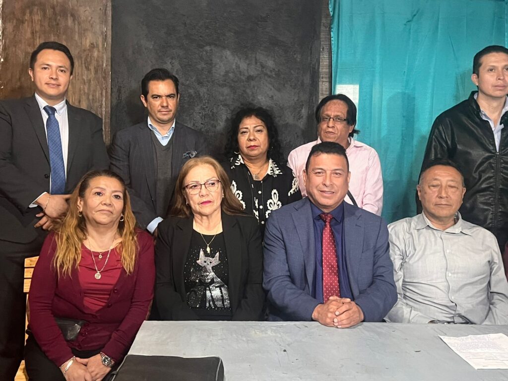 Encabezados por el candidato de la Planilla Guinda, Nezahualcóyotl Salinas, trabajadores del Poder Judicial enumeraron irregularidades registradas en la renovación de la dirigencia del SUT PJCDMX.