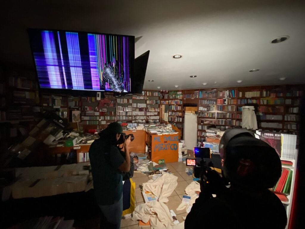 Saqueo de la librería Julio Torri en CU de la UNAM.