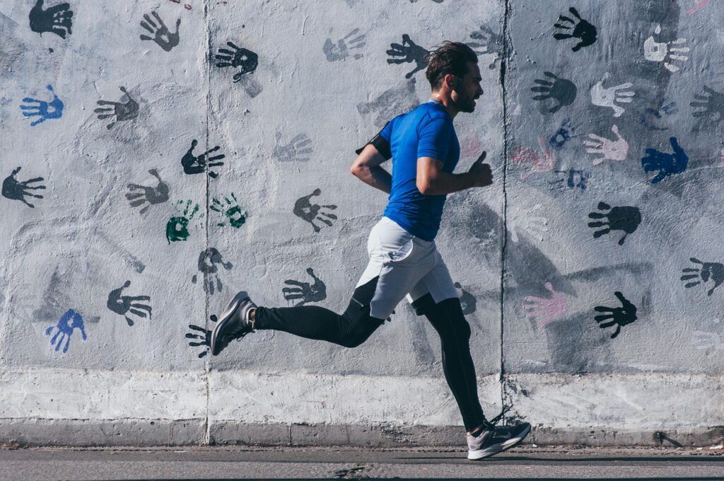 Sin descanso ni buena alimentación, el ejercicio no tiene efecto real, señala Rodrigo Alexander Quesada Flores, encargado del Área de Fisioterapia del Club Deportivo del Centro de Extensión Universitaria (Ceuni), de la UAEH.