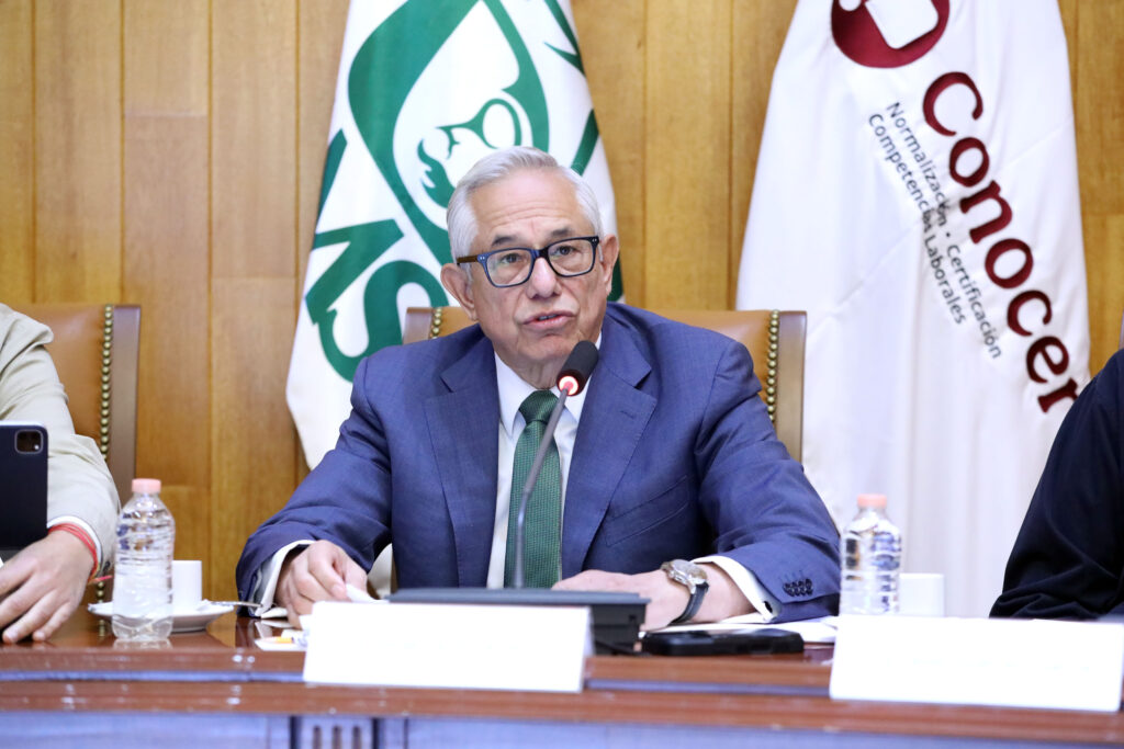 El secretario general del IMSS y presidente de este nuevo órgano, Jorge Gaviño Ambriz, indicó se impulsa el desarrollo del capital humano.