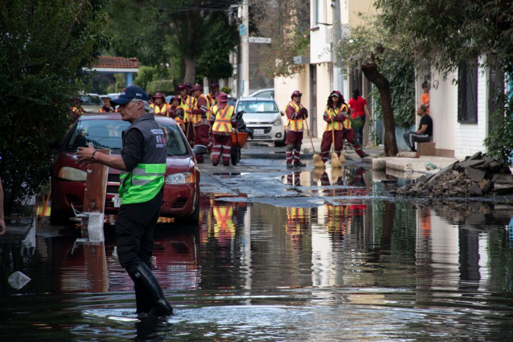 Recorre la Jefa de Gobierno viviendas afectadas en Venustiano Carranza y Gustavo A. Madero tras las lluvias torrenciales.