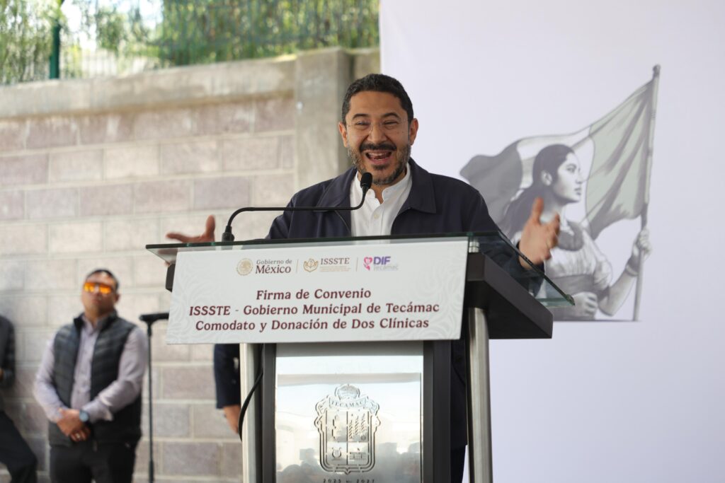 Martí Batres Guadarrama, director general del ISSSTE.