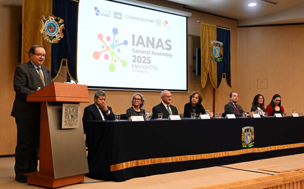 La IANAS busca vincular y fortalecer a la comunidad científica del continente, contribuir a su desarrollo científico y sostenible, señaló José Antonio Seade Kuri.