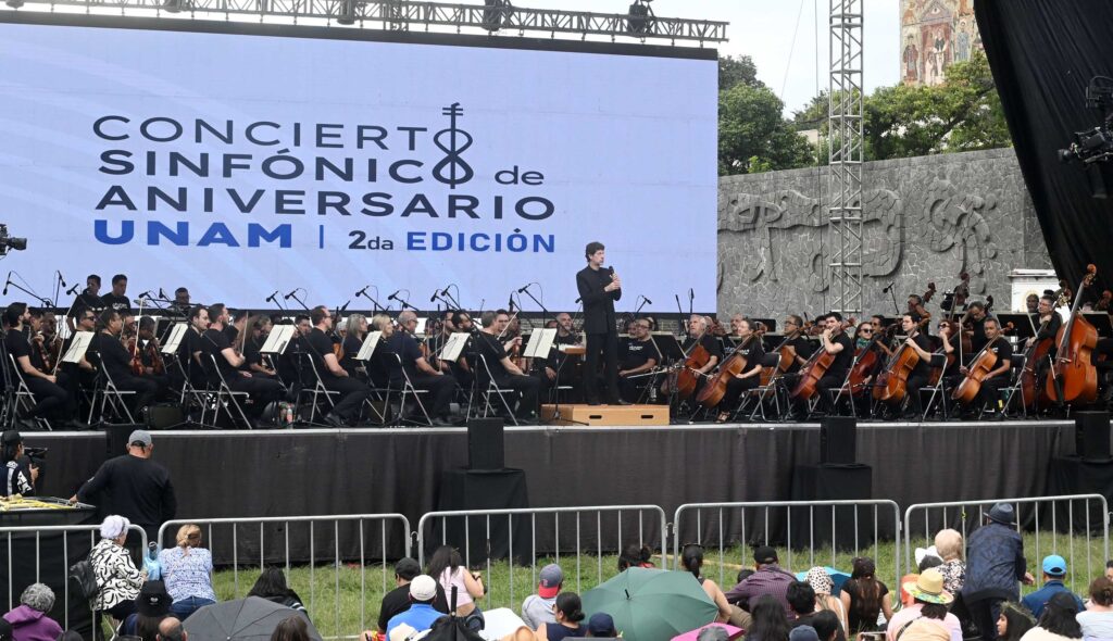 El concierto realizado por las decenas de músicos ejecutantes fue dedicado a conmemorar que aquel jueves 22 de septiembre de 1910.