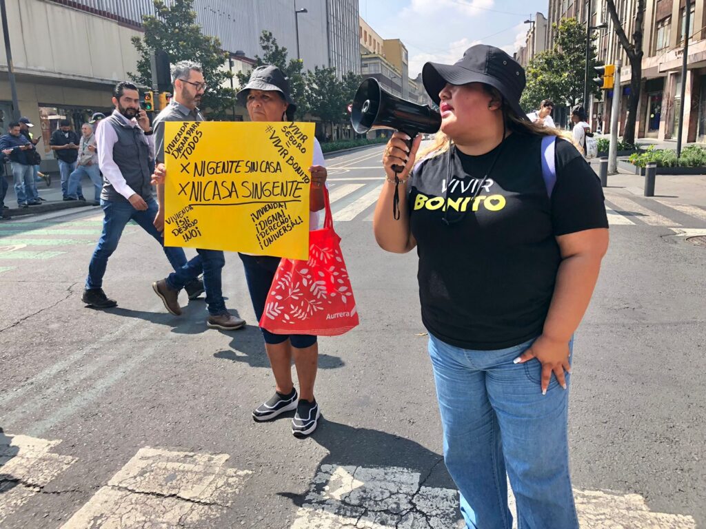 Integrantes de Nueva Aztlán marchan para exigir regularización de la tenencia de la tierra en la alcaldía Cuauhtémoc: Rita Cecilia Contreras Ocampo. Ceci Ocampo.