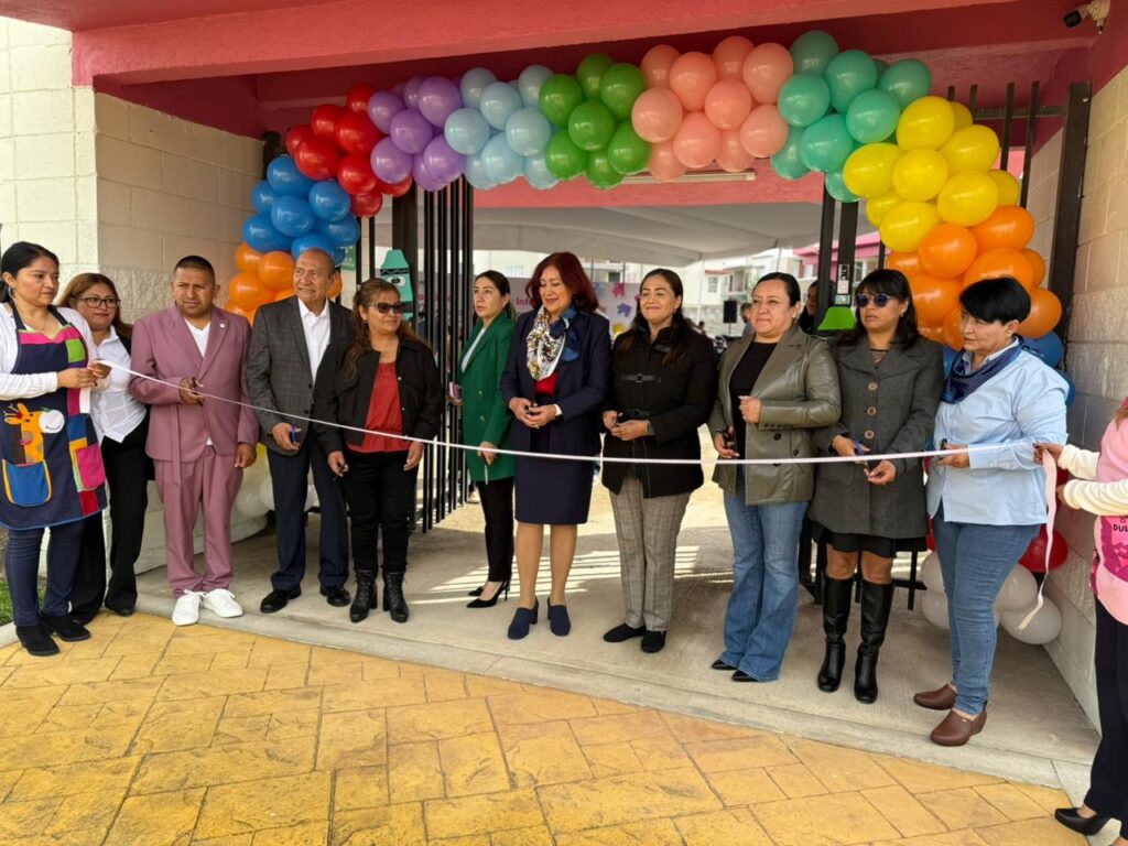 En las siete estancias infantiles del DIF Tecámac acuden cerca de de 300 niñas y niños, a quienes se les ofrece clases de inglés, música y próximamente de ballet clásico y folclórico.