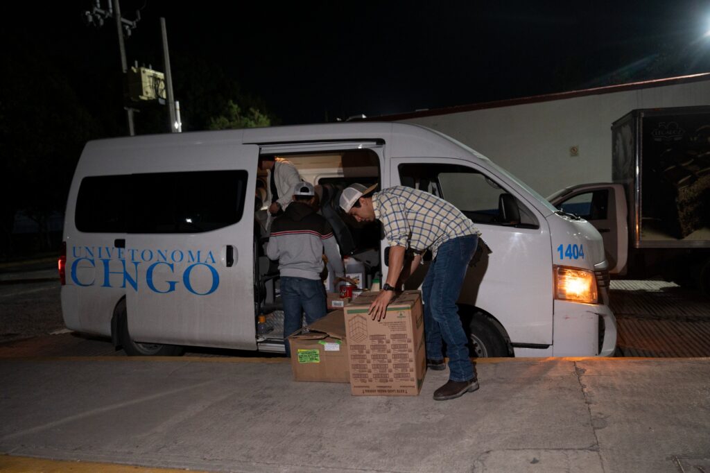 Las y los alumnos de la Universidad Autónoma Chapingo indican que el trabajo continúa y hacen un llamado a su comunidad y al público en general a seguir con las donaciones.