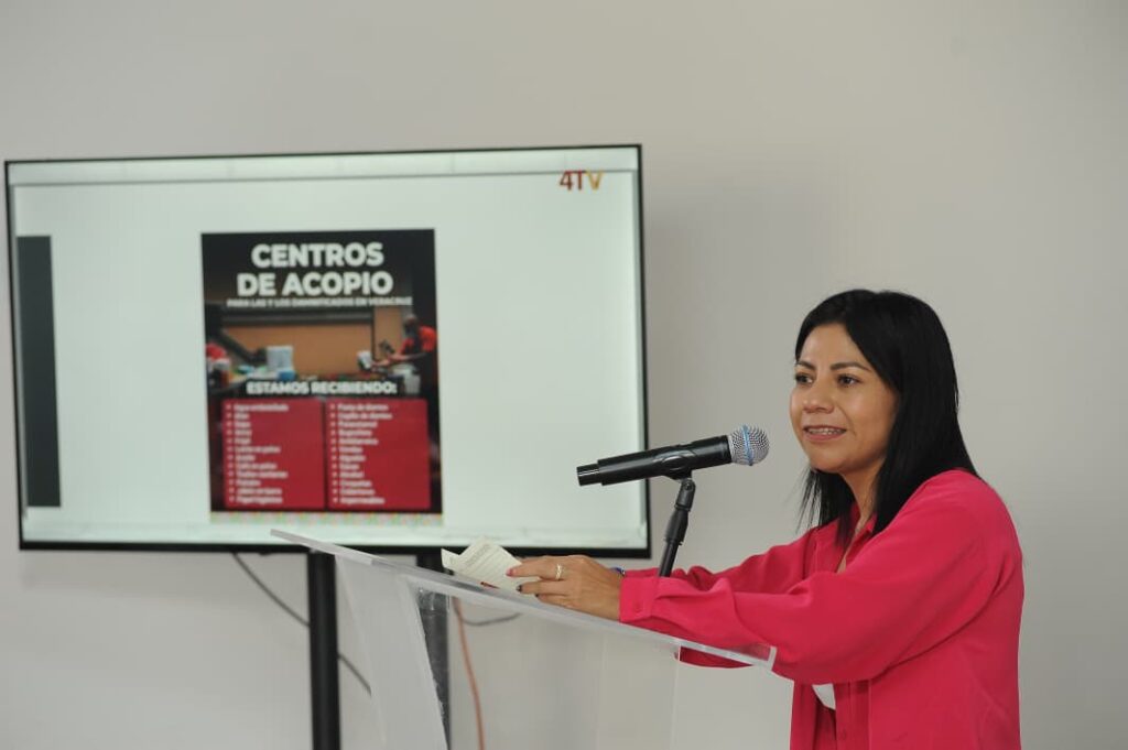Bancada de la Transformación entrega 35 toneladas de apoyo a damnificados.
