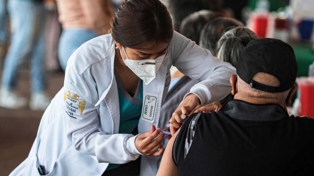 Instaló la UNAM un Mega Centro de Vacunación en el Estadio Olímpico Universitario.