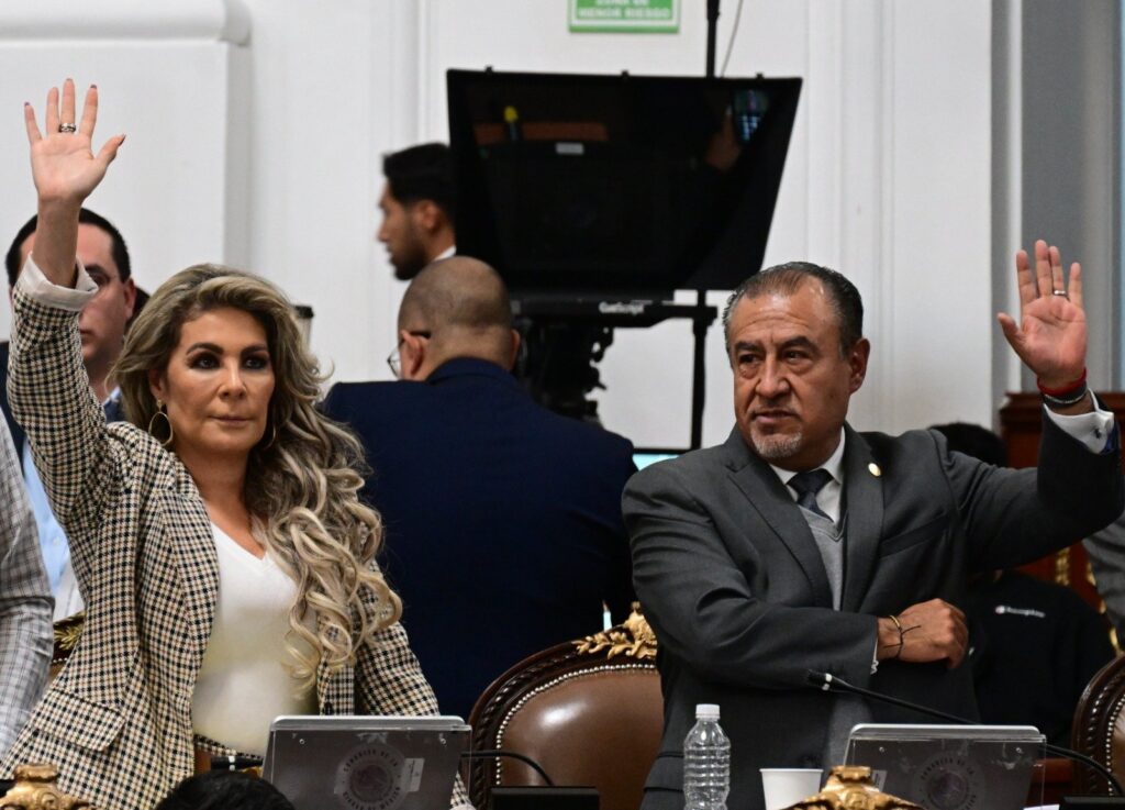 La coordinadora del PRD, Nora Arias Contreras, denunció que en la alcaldía Coyoacán hay personal que devenga un sueldo con recursos públicos, y además participa en la toma y ocupación de las instalaciones.