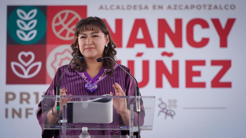Frente a más de 8 mil vecinos de Azcapotzalco, Nancy Núñez rinde su primer informe de gobierno.