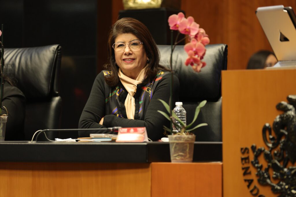 La senadora por el Estado de México, Mariela Gutiérrez Escalante, llamó a defender la autonomía municipal, debido a que aseguró es el primer nivel del estado mexicano que tiene contacto con la población.