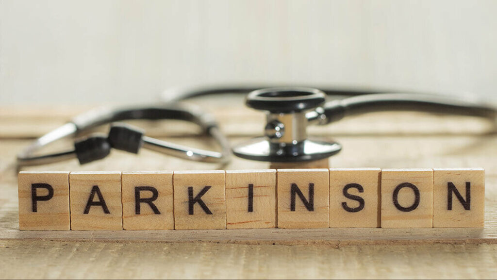 Actualmente existe evidencia medica que nos indica que el Parkinson tiene síntomas digestivos años antes de los síntomas motores típicos del padecimiento.