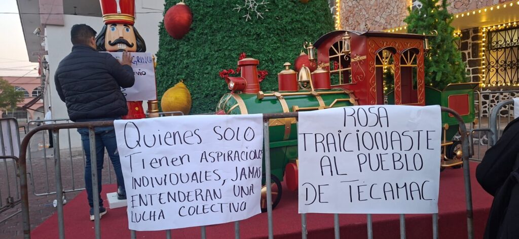 Realizan plantón en Palacio Municipal de Tecámac ante ola de despidos injustificados.