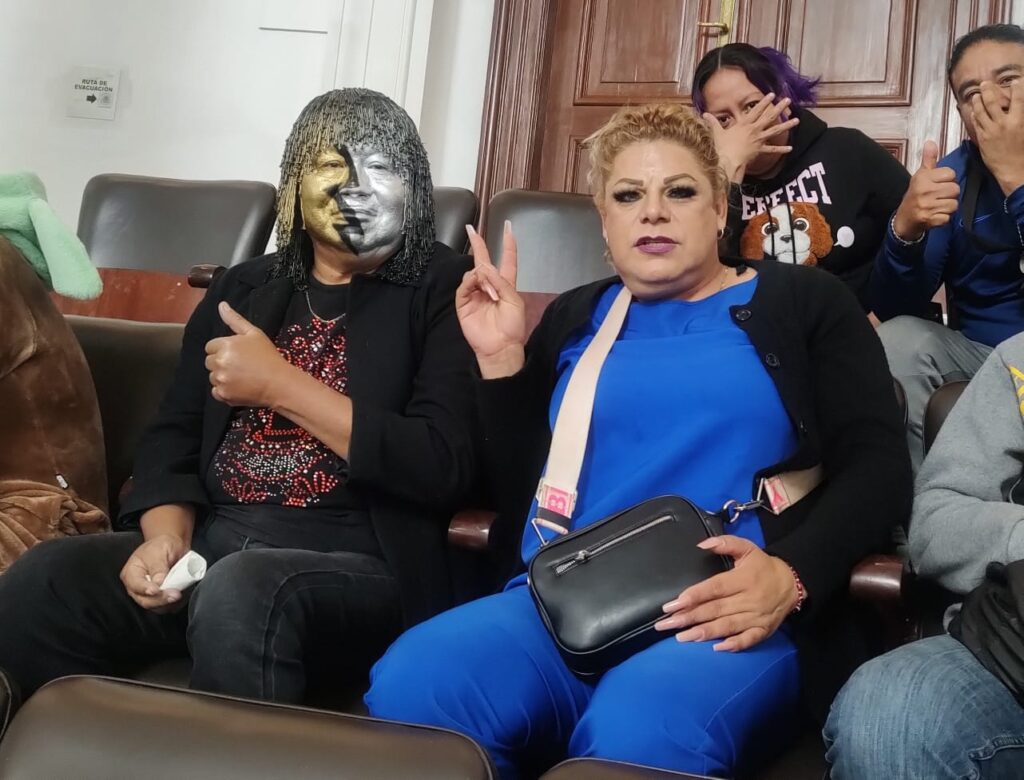 Desde el pancracio van contra la violencia, la falta de oportunidades laborales y  la negación institucional. Miss Gaviota y Polvos de Estrella.