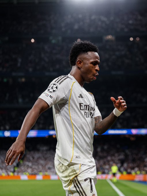 El baile de Vini. El gol y el baile transforman el estado de ánimo casi de inmediato, se podría decir que hay algo mágico en ello. 