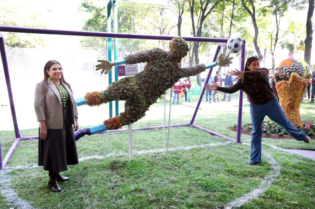 La Jefa de Gobierno indicó que serán 250 topiarios elaborados con arbustos, suculentas y flores producidas en el suelo de conservación.