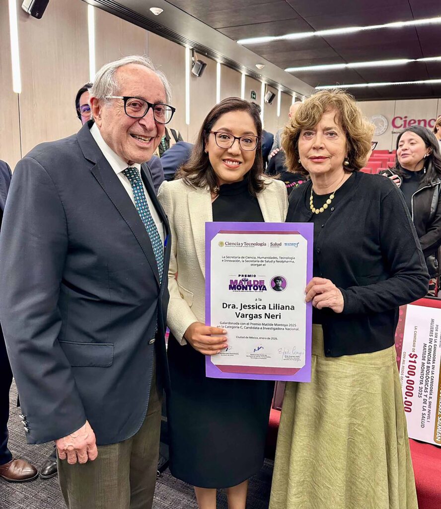 El galardón se entregó en ceremonia presidida por la titular de la Secihti, Rosaura Ruiz Gutiérrez; el secretario de Salud, David Kershenobich Stalnikowitz.