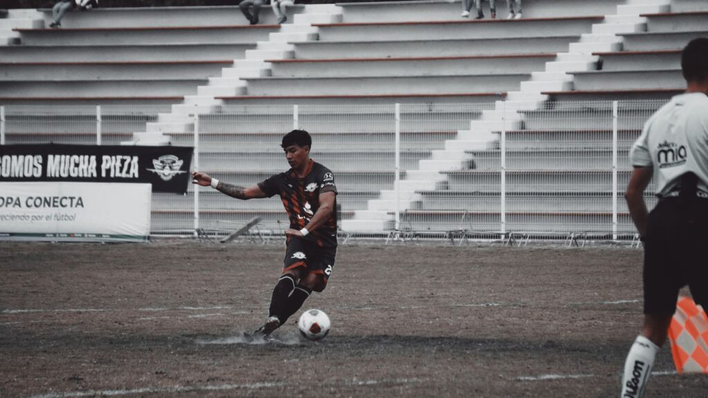 Piden tecamenses la intervención de Delfina Gómez para levantar la prohibición del uso de instalaciones deportivas en Tecámac.