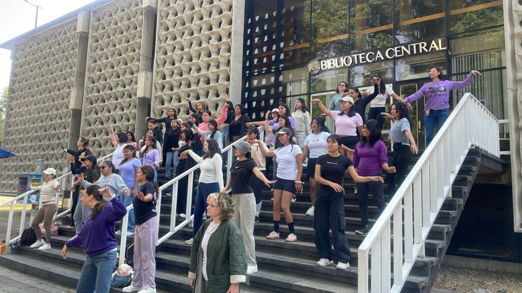 En la Sala Xavier Guerrero del Museo Nacional de Agricultura, presentando más de 40 fotografías organizadas en cinco núcleos.