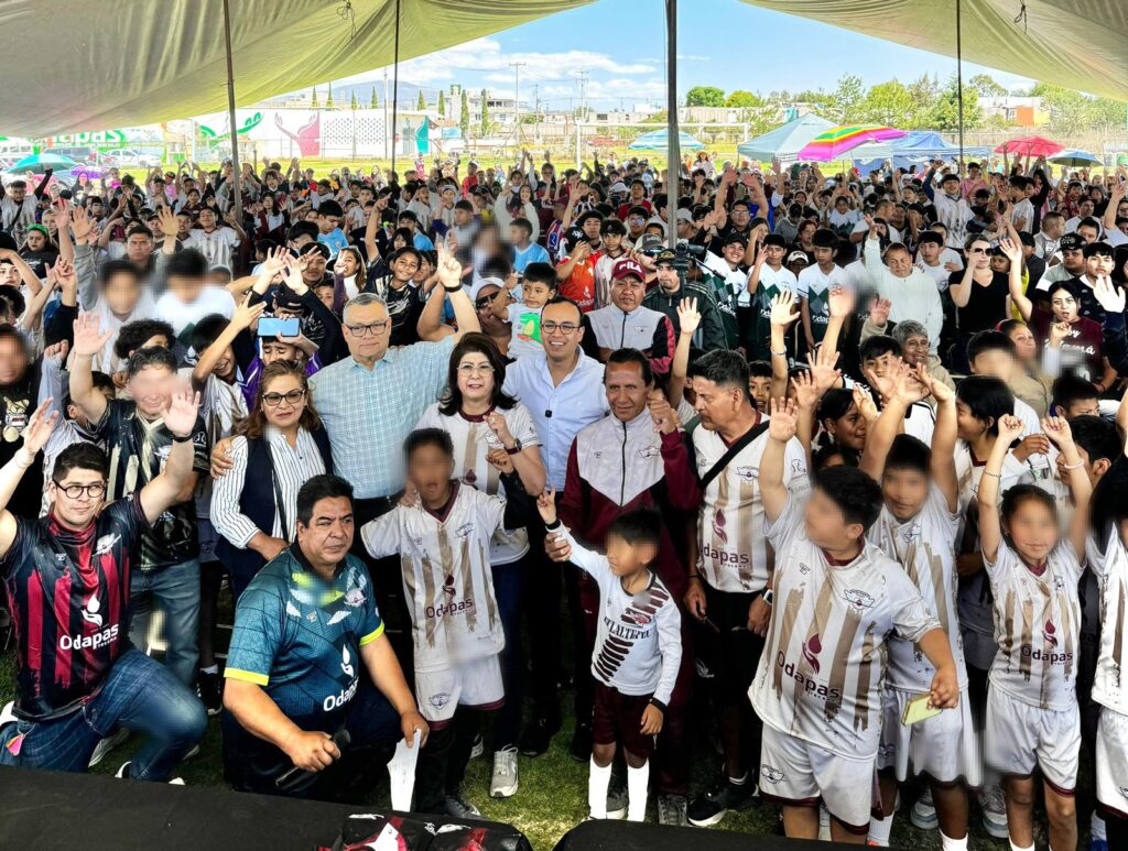 Entrega la senadora Mariela Gutiérrez los Premios de la Copa de Futbol MG