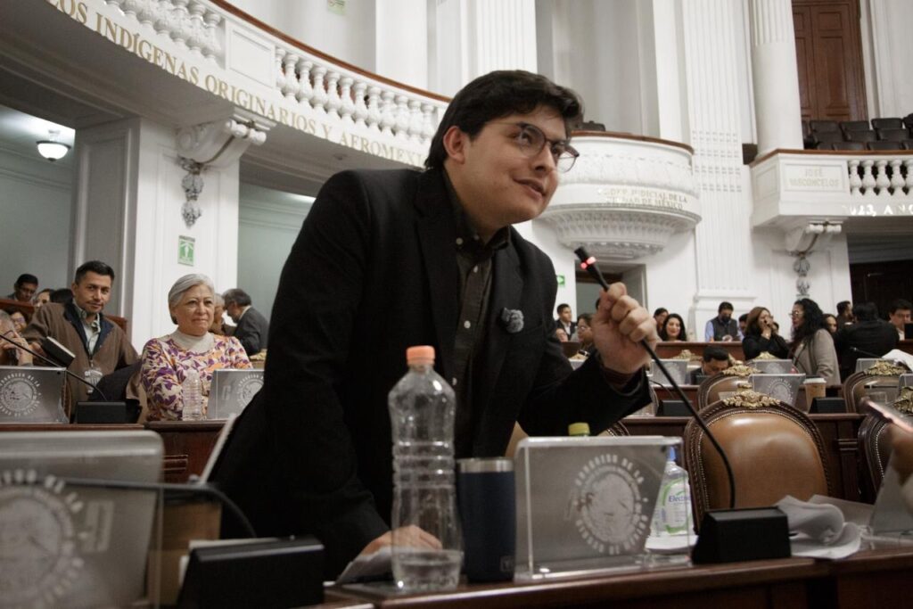 «Por años se han invertido millones de pesos en supuestos mantenimientos para una alberca que no da servicio al público. Giovanni Gutiérrez no logra poner en servicio a esta alberca», denunció Paulo García, quien cuestionó: «¿Quién se quedó con las cuotas que cobró la Alcaldía?»