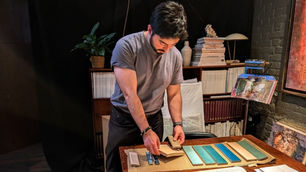 De México a Londres, Santiago Martínez busca democratizar y humanizar el arte a través de la IA.