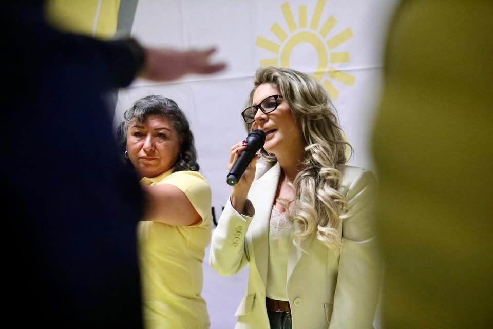 PRD CDMX avanza en su proceso de reorganización y fortalecimiento: dip. Nora Arias Contreras. En la alcaldía Azcapotzalco, la dirigente perredista tomó protesta a Guadalupe Fonseca.