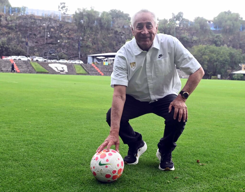 Desde su fundación en 1954, Pumas de la UNAM ha provisto de 34 jugadores a la Selección Nacional de Futbol de México en los mundiales de la especialidad. Leo Cuéllar.