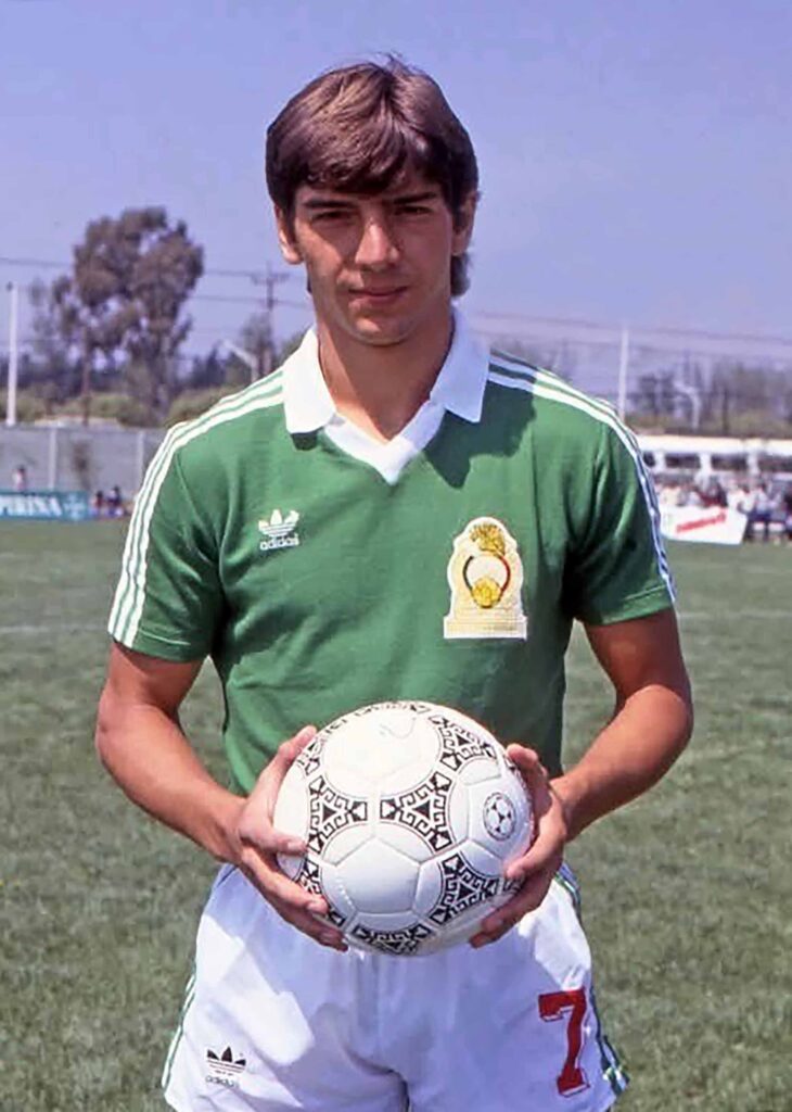 “Las bases nos las dio la Universidad”, aseguró Miguel España, mundialista en México 1986.