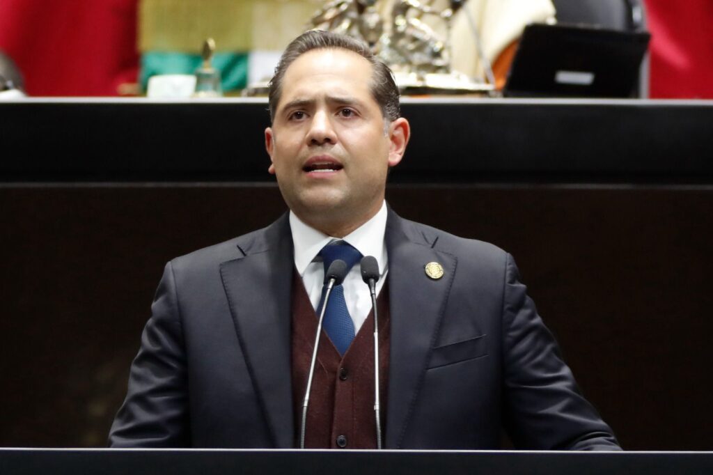 El diputado Raúl Bolaños (PVEM) plantea modificar la Ley Federal del Trabajo para establecer pausas durante la jornada laboral para la activación física.