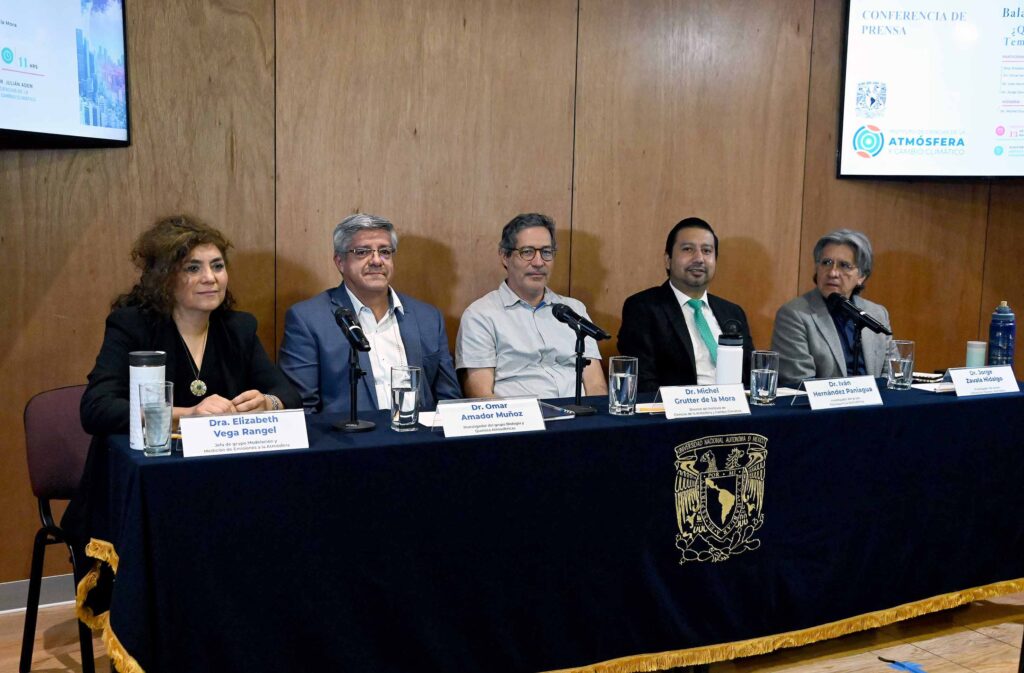 Científicas y científicos sugieren reducir el uso de productos de limpieza demasiado aromáticos y regular para que las motocicletas cuenten con convertidor catalítico.