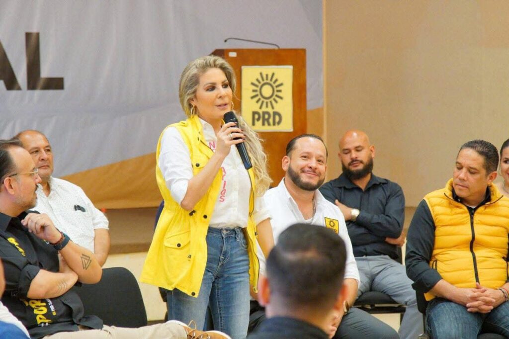 Hoy más que nunca, reafirmamos nuestro compromiso con las causas que nos dieron origen. Sigamos caminando juntos con convicción, con valentía y lealtad: Nora Arias Contreras.