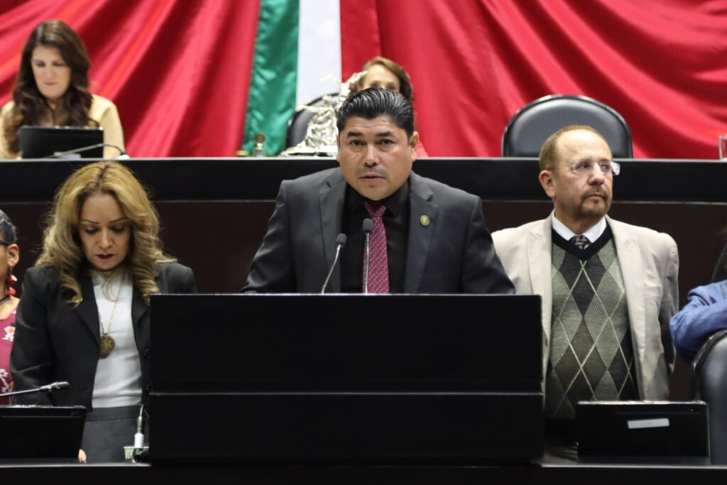 El electorado mexicano castigará con su voto en contra a quienes hoy quieren regresar al poder ungidos con el apoyo de las fuerzas más retrógradas extranjeras, sostuvo el morenista Carlos Palacios Rodríguez.