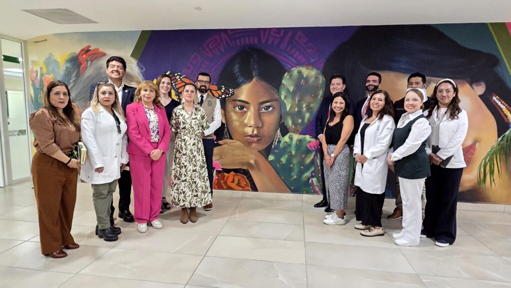 La presidenta de la Comisión de Salud del Congreso de la Ciudad de México, Valeria Cruz, acompañada por otros legisladores quienes dieron fe de las nuevas instalaciones de vanguardia en beneficio de las mujeres.