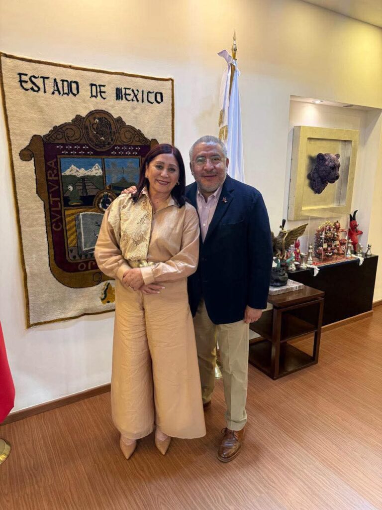Somete a la alcaldesa Rosi Wong, quien cedió sin chistar las 800 hectáreas, opinan columnistas nacionales y estatales.