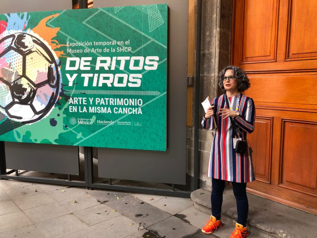 Reúne obras maestras de grandes referentes del arte mexicano como Tamayo, Betsabeé Romero y Friedeberg, reproducciones de códices y una instalación colectiva de memorabilia deportiva: Rebeca Murrieta, jefa de departamento de Curaduría presentó la exposición en un recorrido.