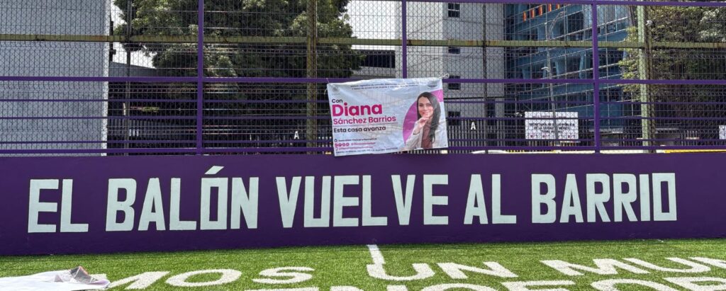 El balón vuelve al barrio, y Diana Sánchez Barrios regresa a las canchas.
