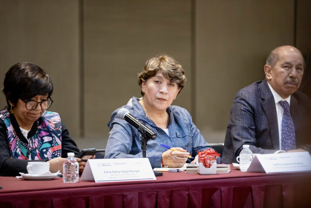Avanzamos en la transformación y el bienestar para esta región. Trabajamos los tres órdenes de gobierno por el bienestar de las y los mexiquenses”, expresó Delfina Gómez.