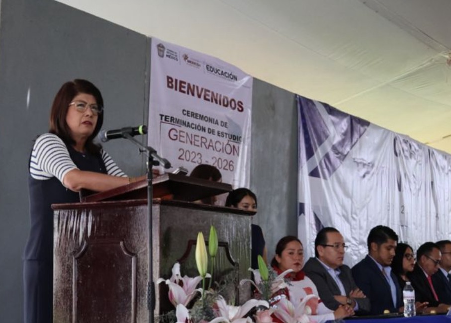 En la clausura de cursos del CBT 2 Lic. Carlos Pichardo, la senadora Mariela Gutiérrez destacó  beneficio por saneamiento del Río Lerma.