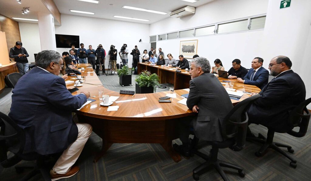 Tomás Humberto Rubio Pérez precisó que los procesos de selección se pagan con ingresos extraordinarios, autogenerados.